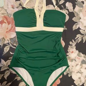 Boden Swimwear Corsica V-Neck Swimsuit (US size 6)